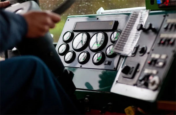 農機觸摸屏的行業(yè)應用 農機觸摸屏的行業(yè)應用